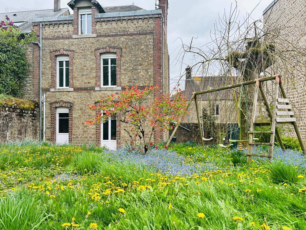 Maison à LA FERTE-MACE