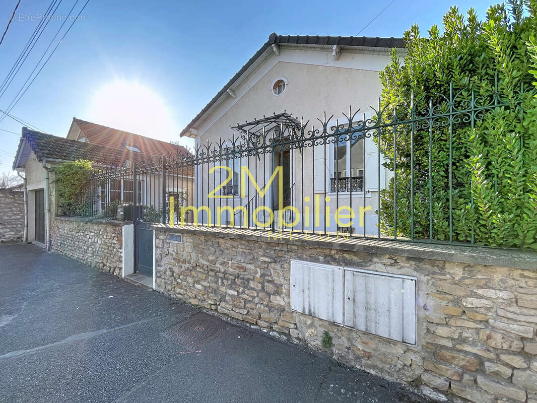 Maison à MELUN