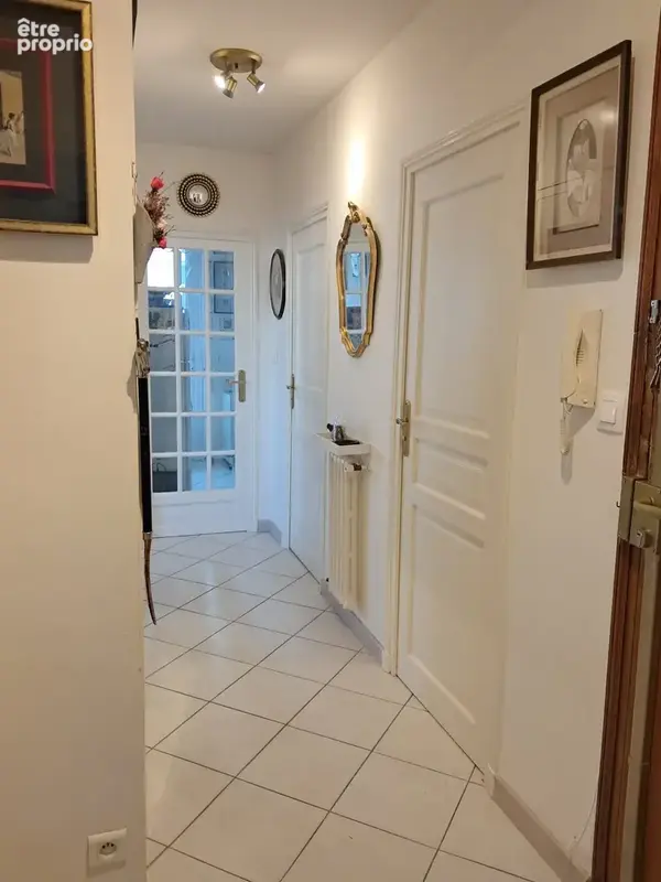 Couloir desservant les pièces 