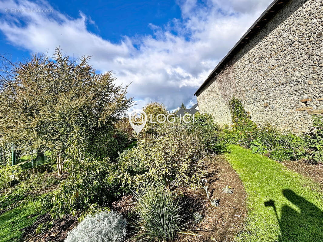 IGON - Vente d'un enclos béarnais rénové avec piscine - photo 21