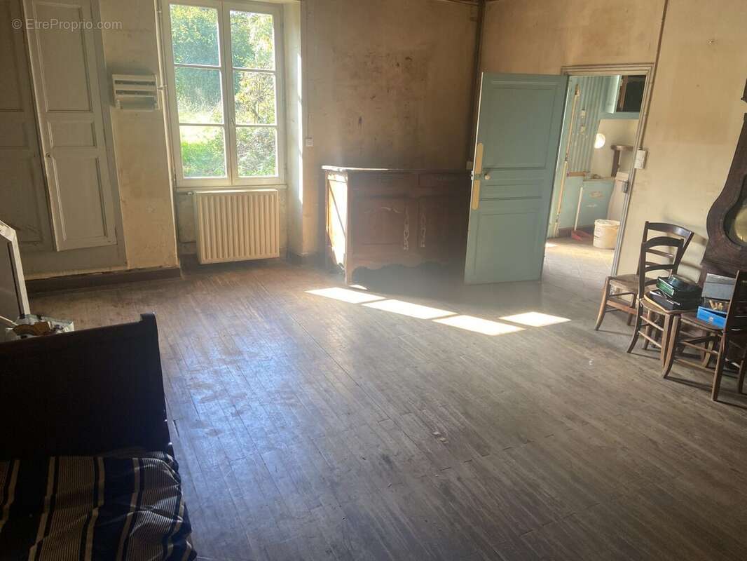 Maison à LA CHAPELLE-POUILLOUX