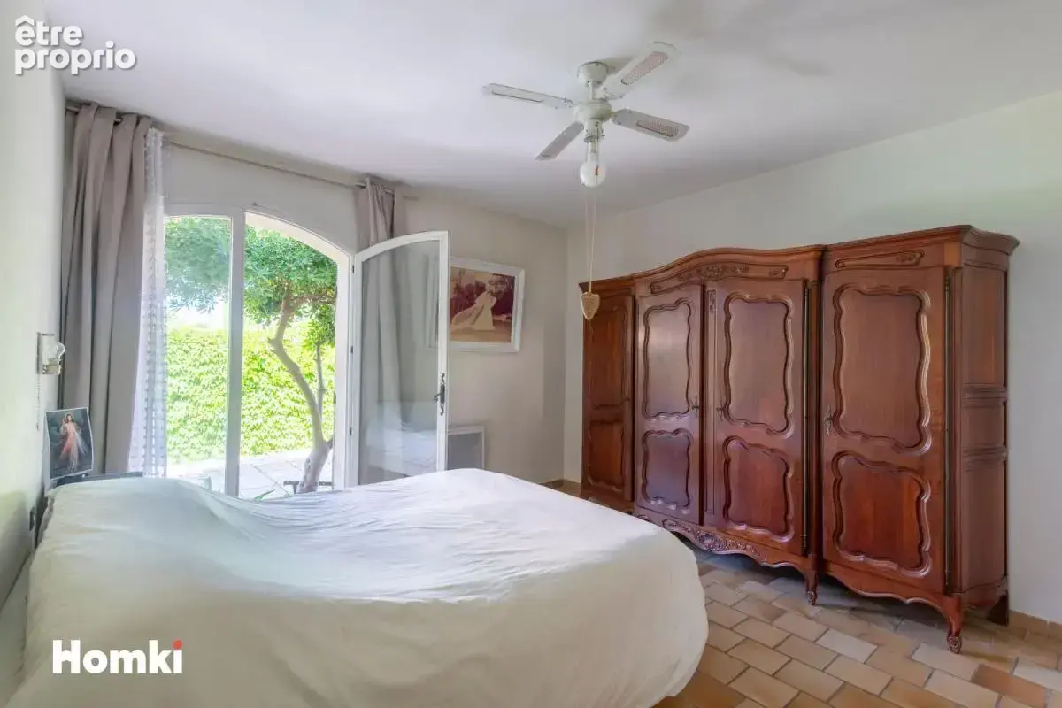 MARIGNANE – Maison familiale authentique 8 pièces 200m² avec piscine - photo 19