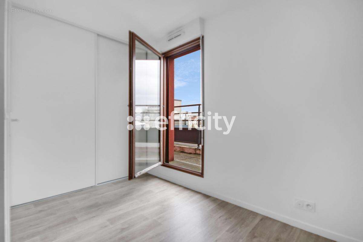 Appartement à AUBERVILLIERS