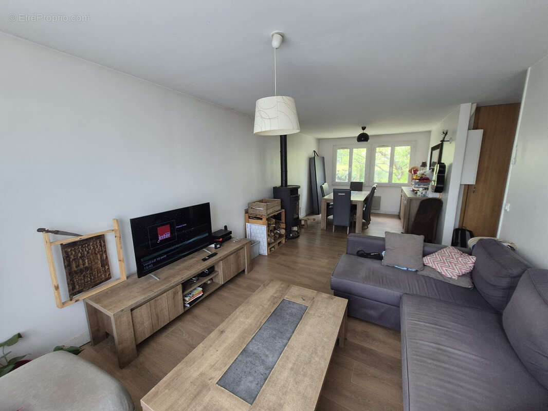 Maison à LA QUEUE-LES-YVELINES