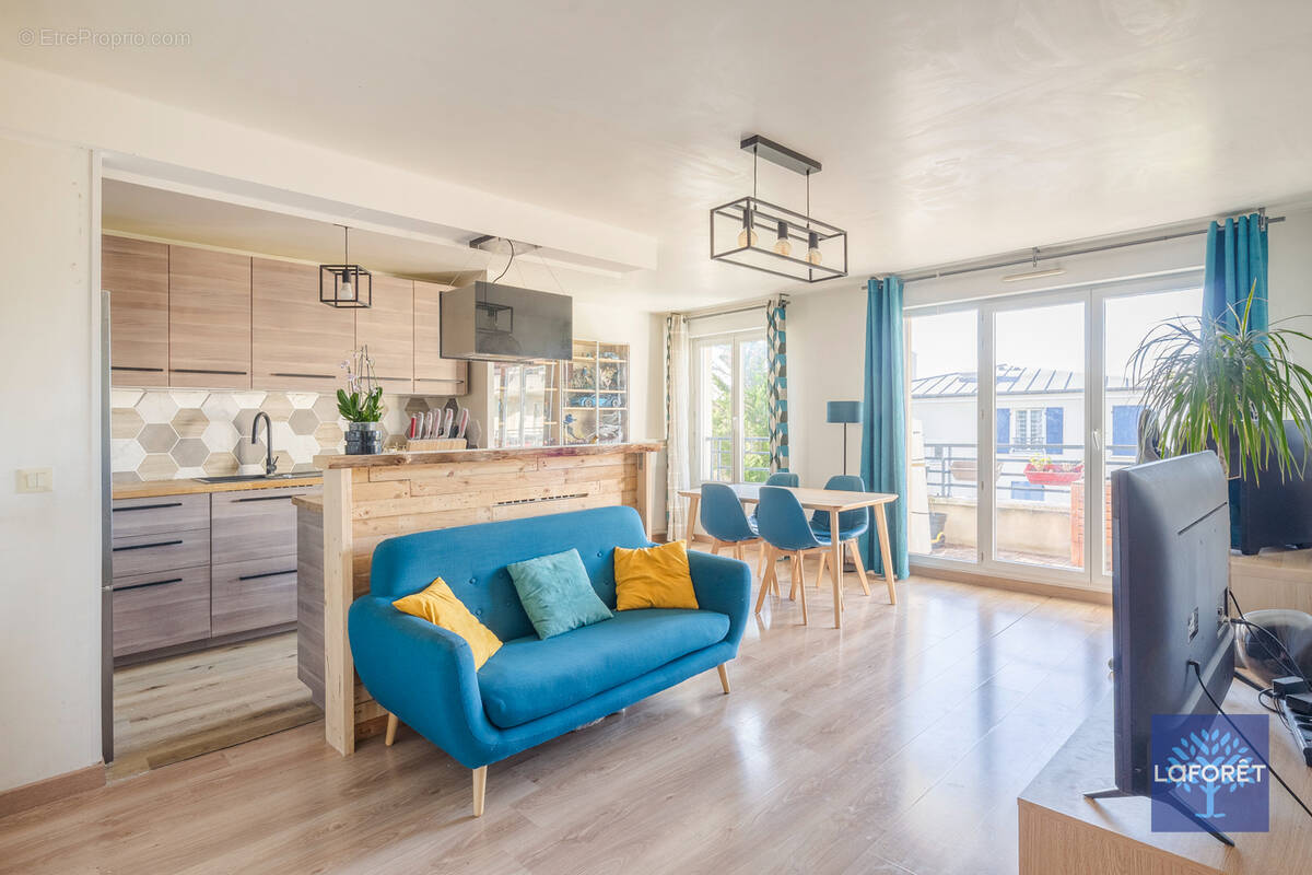 Appartement à LES PAVILLONS-SOUS-BOIS