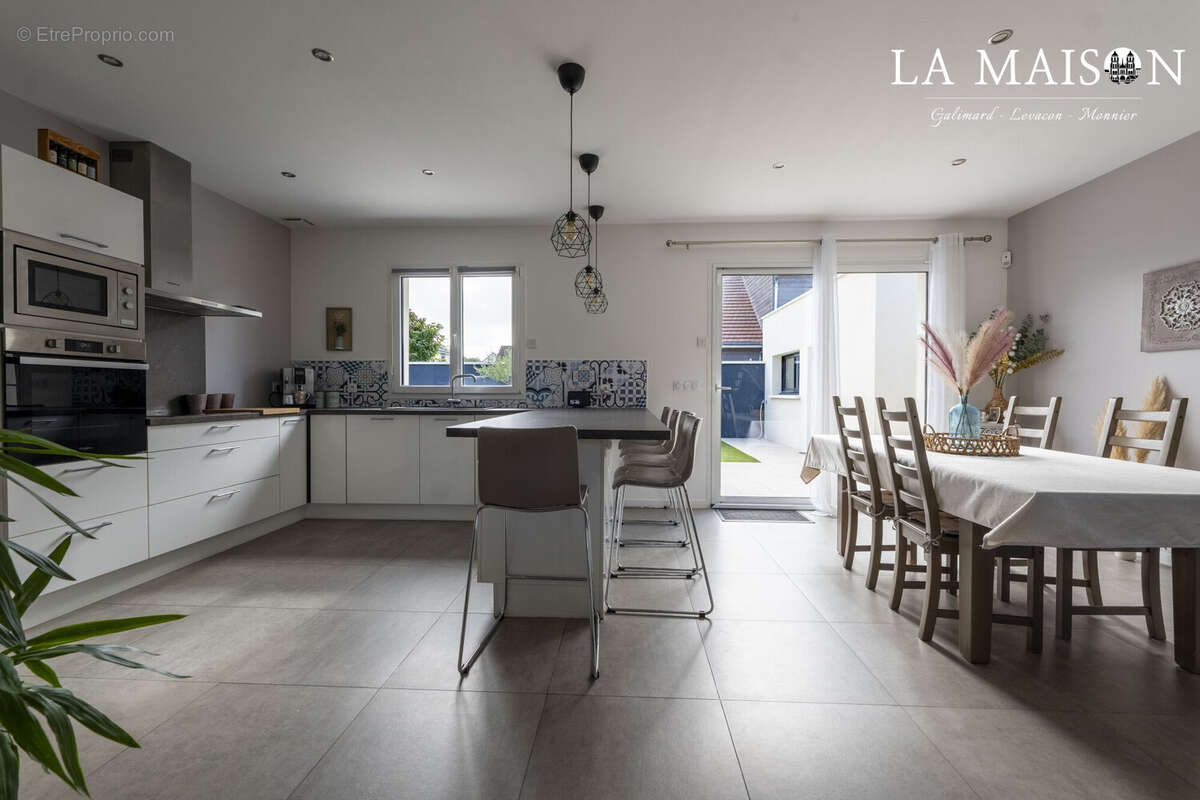 Maison à ARC-SUR-TILLE