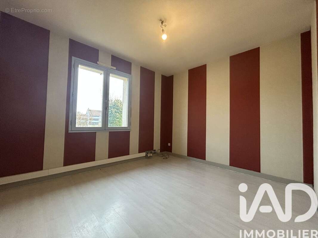 Photo 4 - Maison à SAINT-SULPICE-DE-POMMERAY