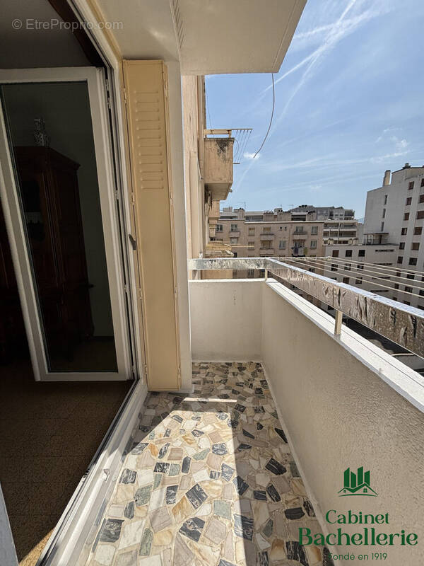 Appartement à MARSEILLE-4E