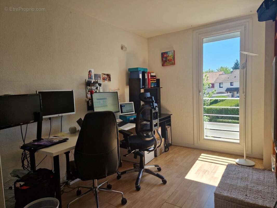 Maison 88 m² à Voisins-Le-Bretonneux  - photo 8