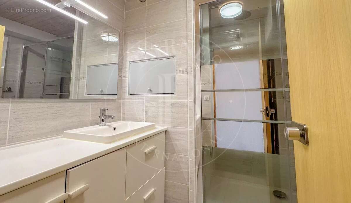 Appartement à LES ALLUES