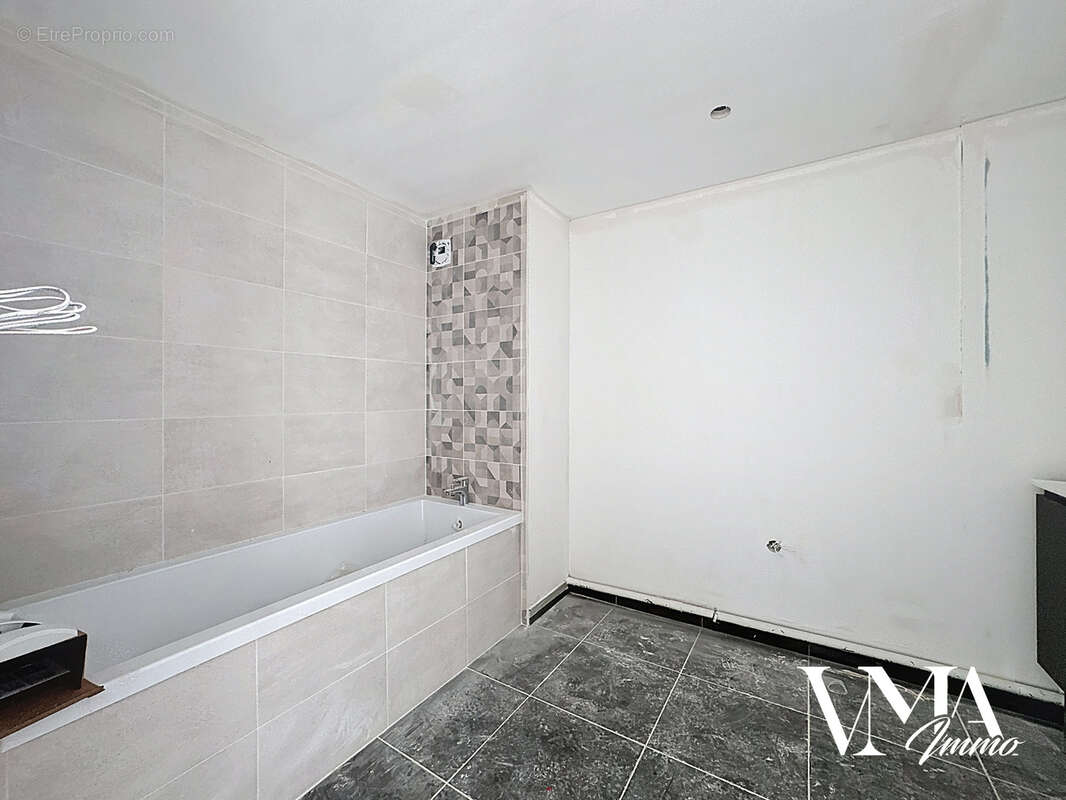 Appartement à L'ARBRESLE