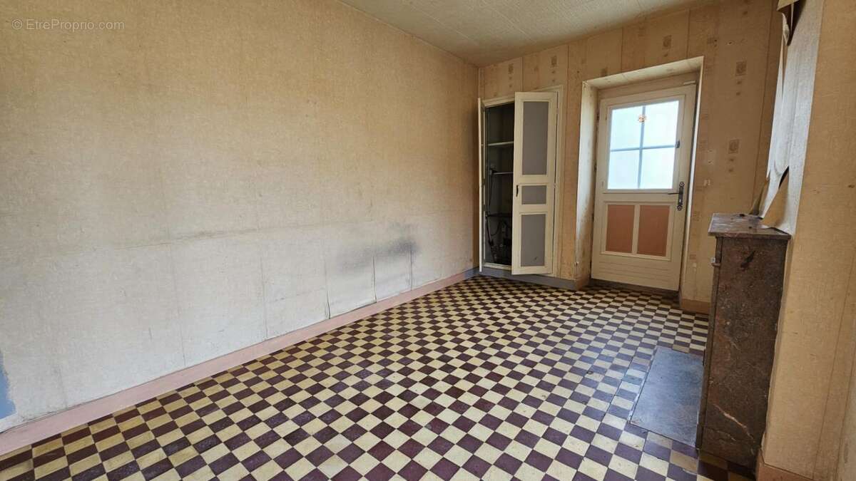 Maison de charme – Centre-ville – Idéal primo-accédant / investisseur / retraités NOYANT (49) - photo 7