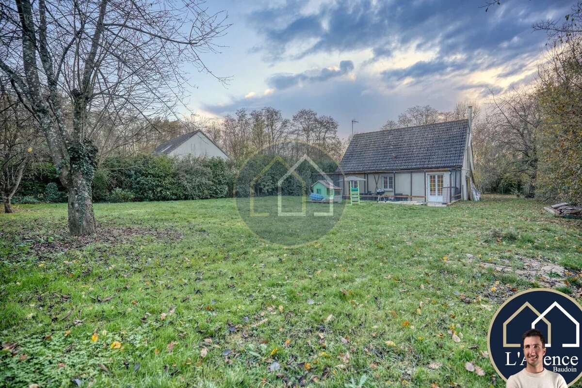 Maison à MONDONVILLE-SAINT-JEAN