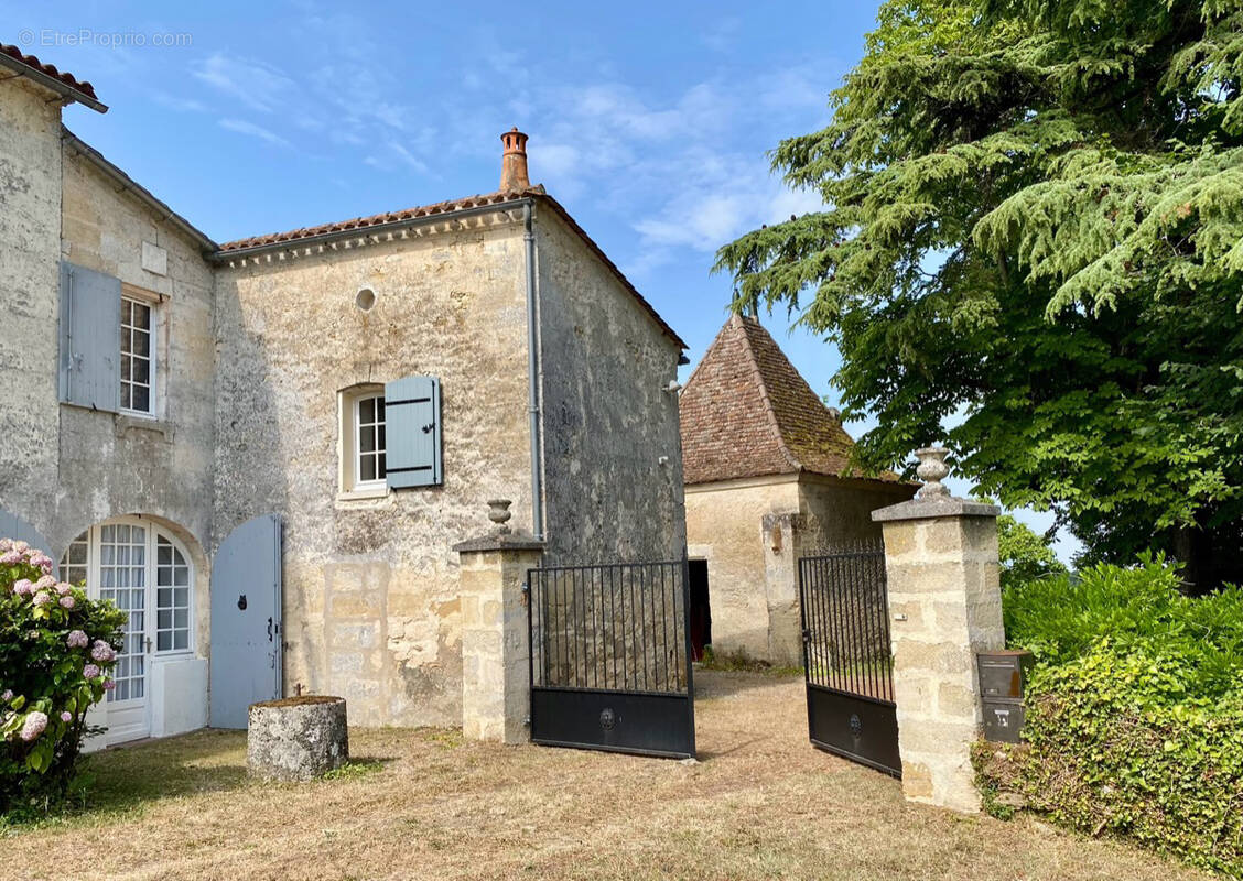 Maison à SAINT-EMILION