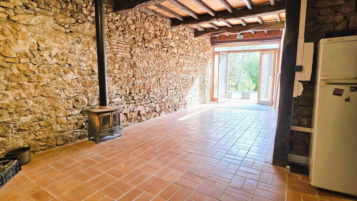 Maison à LARROQUE
