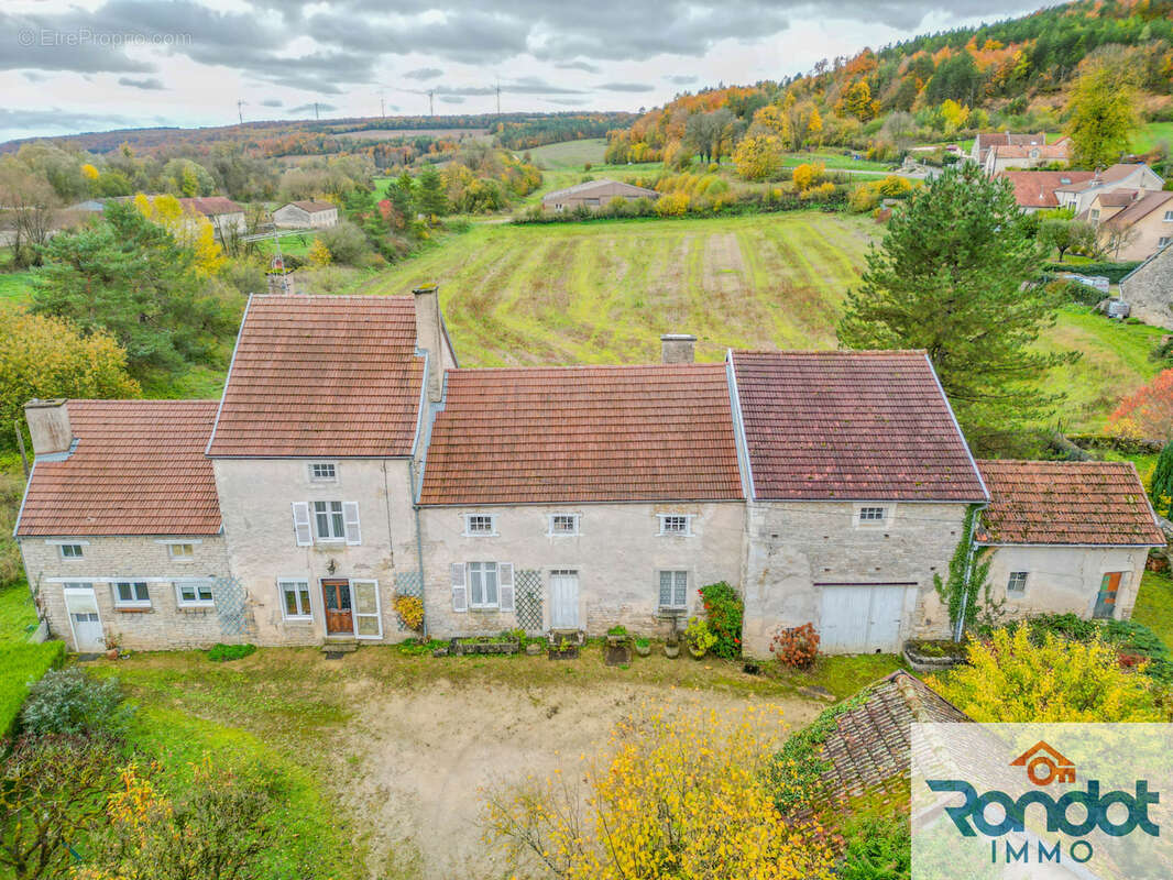 Maison à MAREY-SUR-TILLE