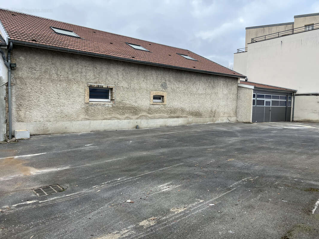 Commerce à CORMONTREUIL