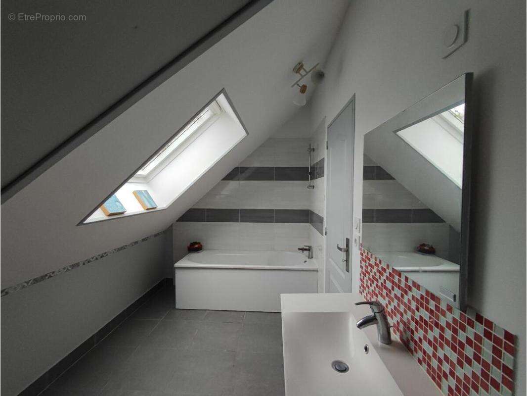 Maison 125 m² à Gesnes-Le-Gandelin  - photo 15