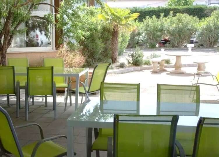 INVESTISSEMENT LOCATIF  Châteauneuf-les-Martigues  Résidence Ehpad Les Jardins de Valtrède - 8.20% de rentabilité - photo 10