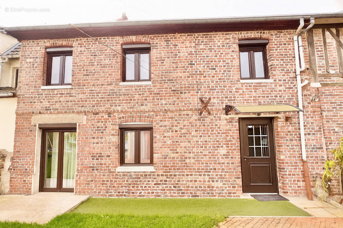 Maison à FRANQUEVILLE-SAINT-PIERRE