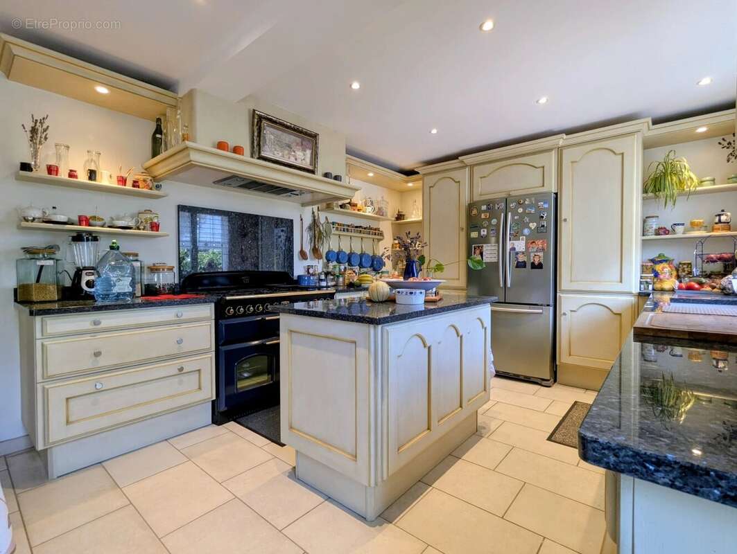 Maison de 205 m² sur sous-sol complet ! - photo 12
