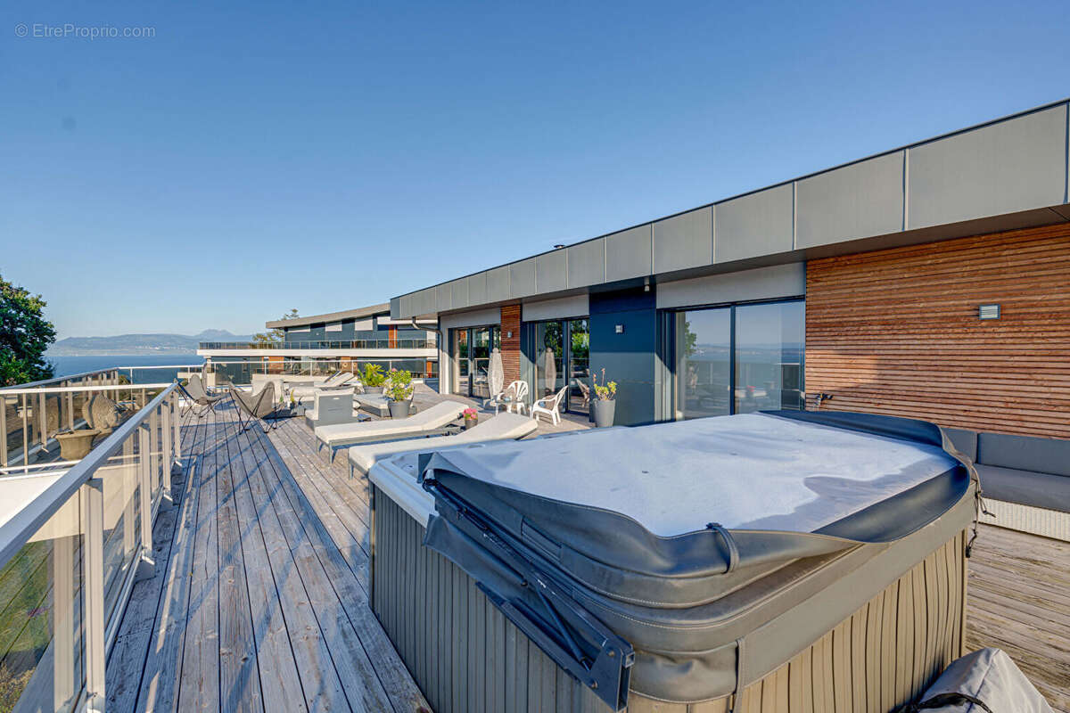 Appartement à EVIAN-LES-BAINS