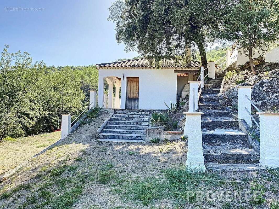 Maison à SAINT-ANTONIN-DU-VAR