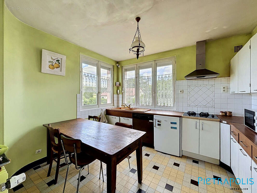 Maison 92 m² à Pontcharra-Sur-Turdine  - photo 4