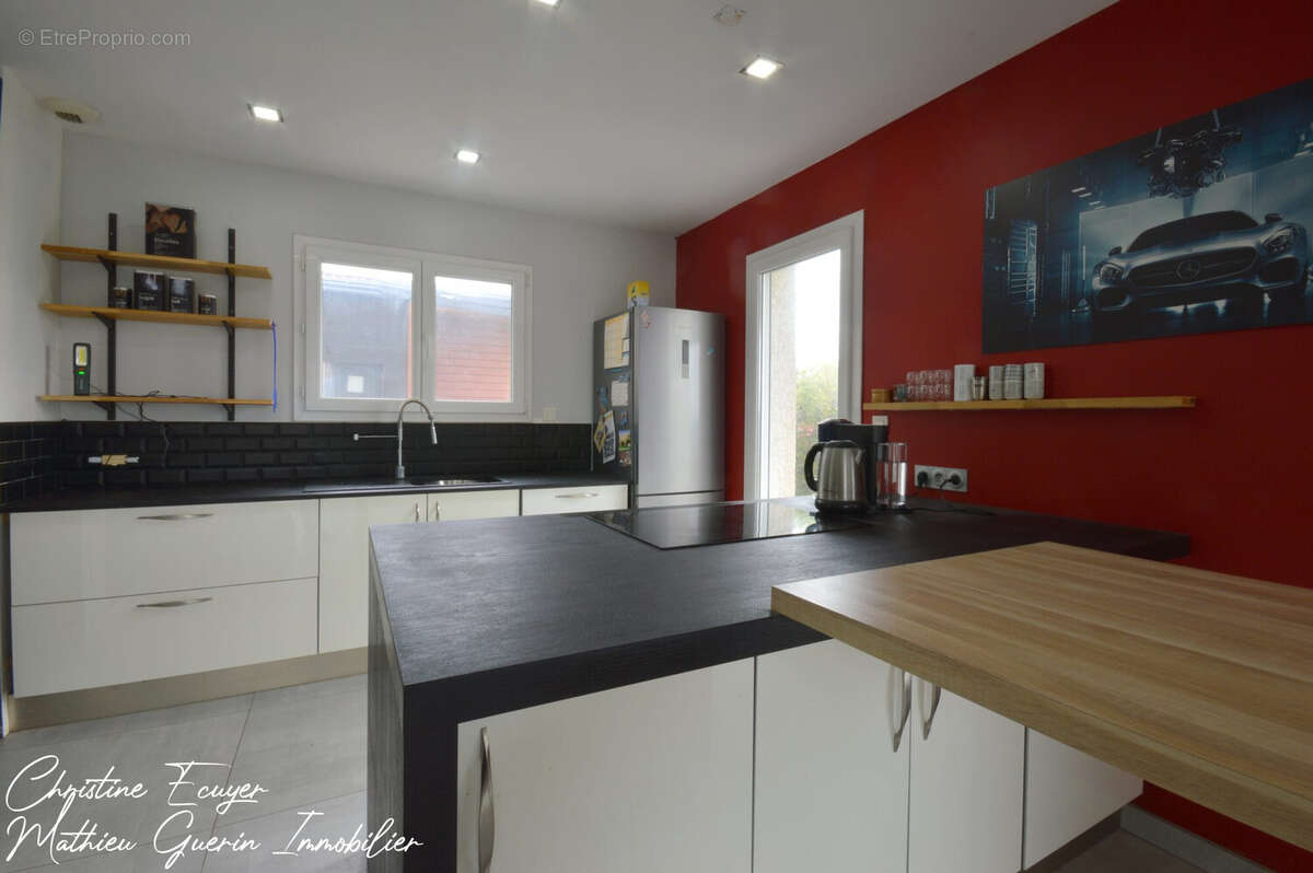 Maison à SAINT-HILAIRE-DE-LA-COTE