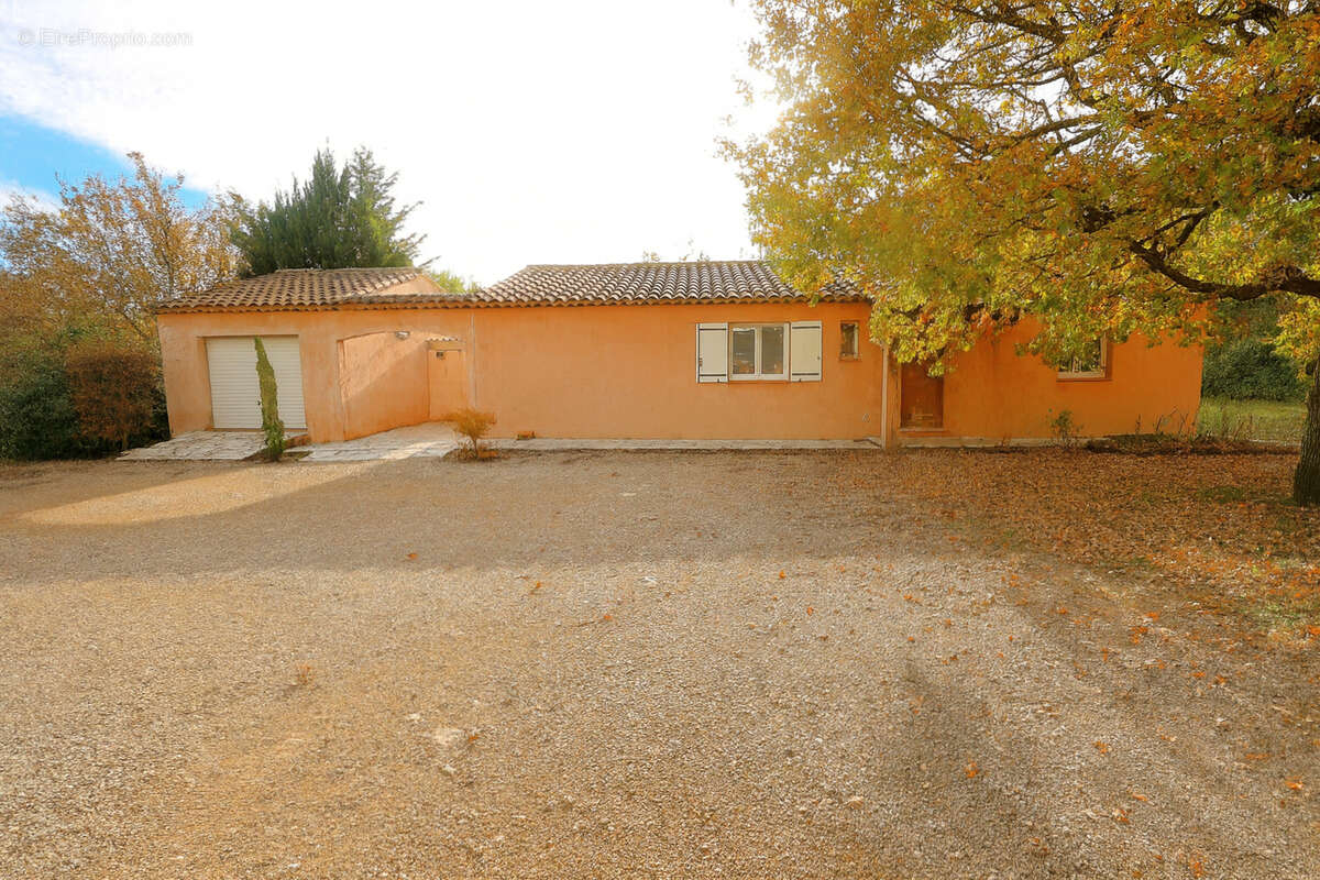 Maison à SAINT-CEZAIRE-SUR-SIAGNE