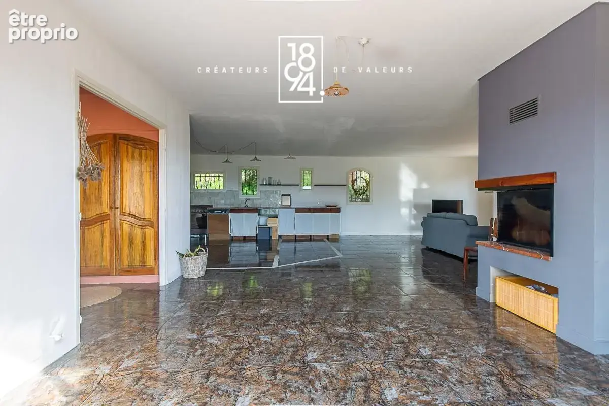 À la vente, villa familiale t5 + t3, terrain paysagé & piscine à lauris 84360 - photo 13