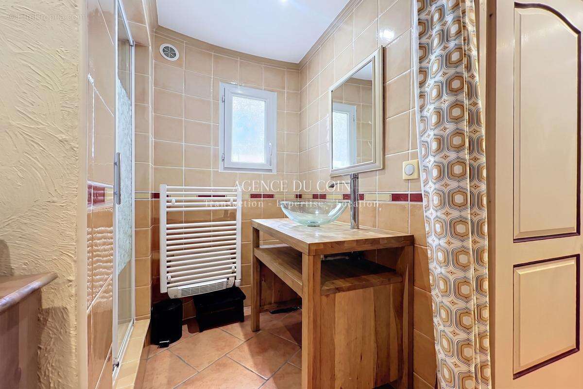 EXCLUSIVITÉ – Une maison avec jardin à petit prix à Saint-Pa - photo 10