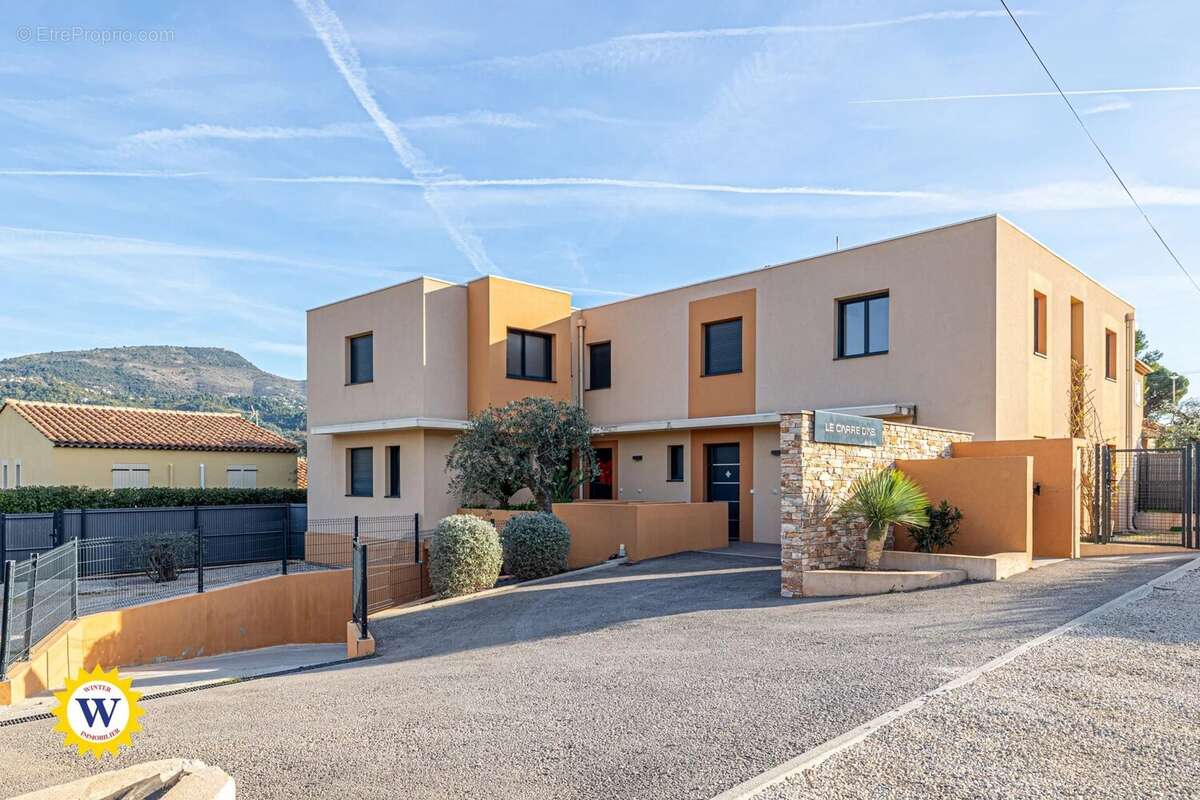 Appartement à CARROS