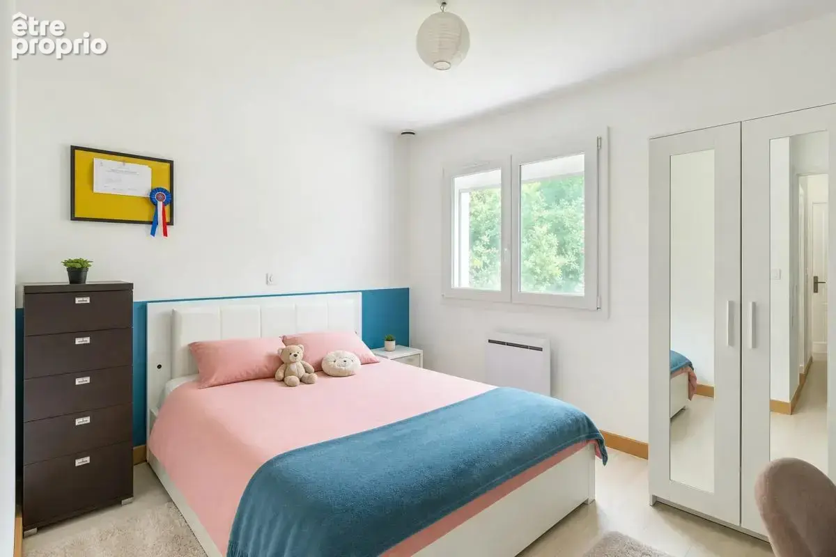 Maison de 8 pièces de 210 m² à Saint-Cyr-sur-le-Rhône - photo 14