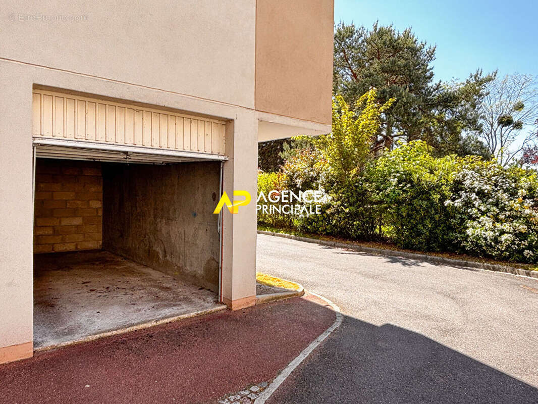 Appartement à SARTROUVILLE