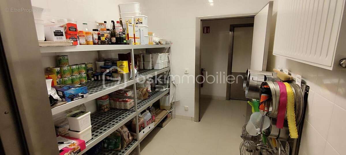 Commerce à LA SELLE-EN-LUITRE