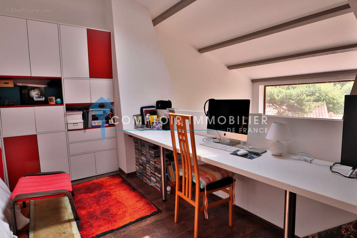 Maison à ROUSSILLON