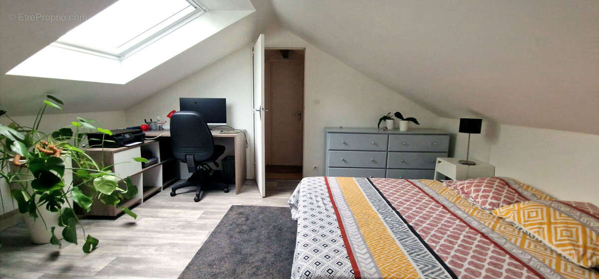 Maison à VOISINS-LE-BRETONNEUX