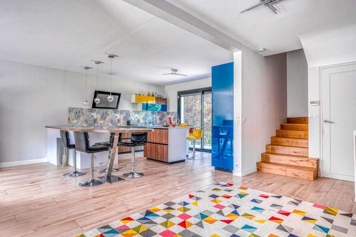 Maison à LIVRY-SUR-SEINE