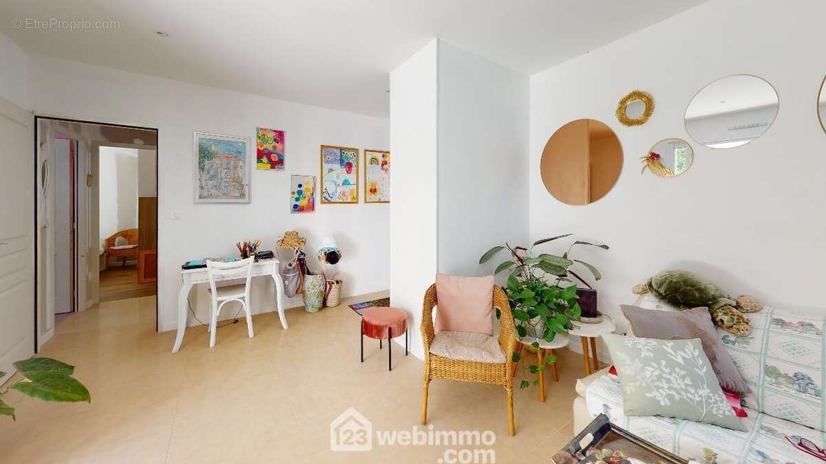 Lumière traversante dans tout le séjour - Maison à SAINT-HILAIRE-LA-FORET