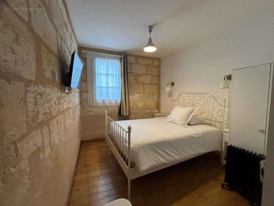 Maison à AMBARES-ET-LAGRAVE