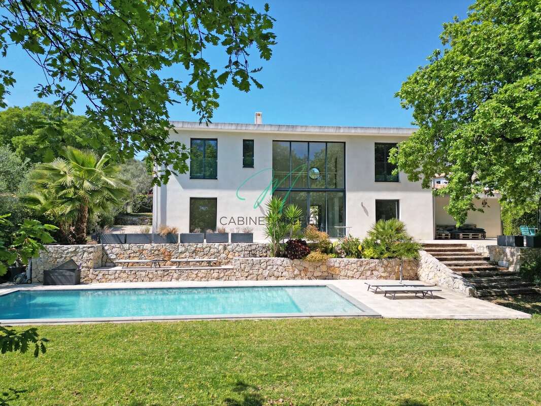 Maison à ROQUEFORT-LES-PINS