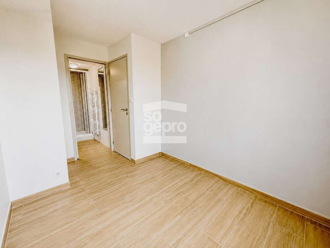 Réf : 2222 - Vente Magnifique Appartement 3 Pièces avec vue mer ! - photo 8