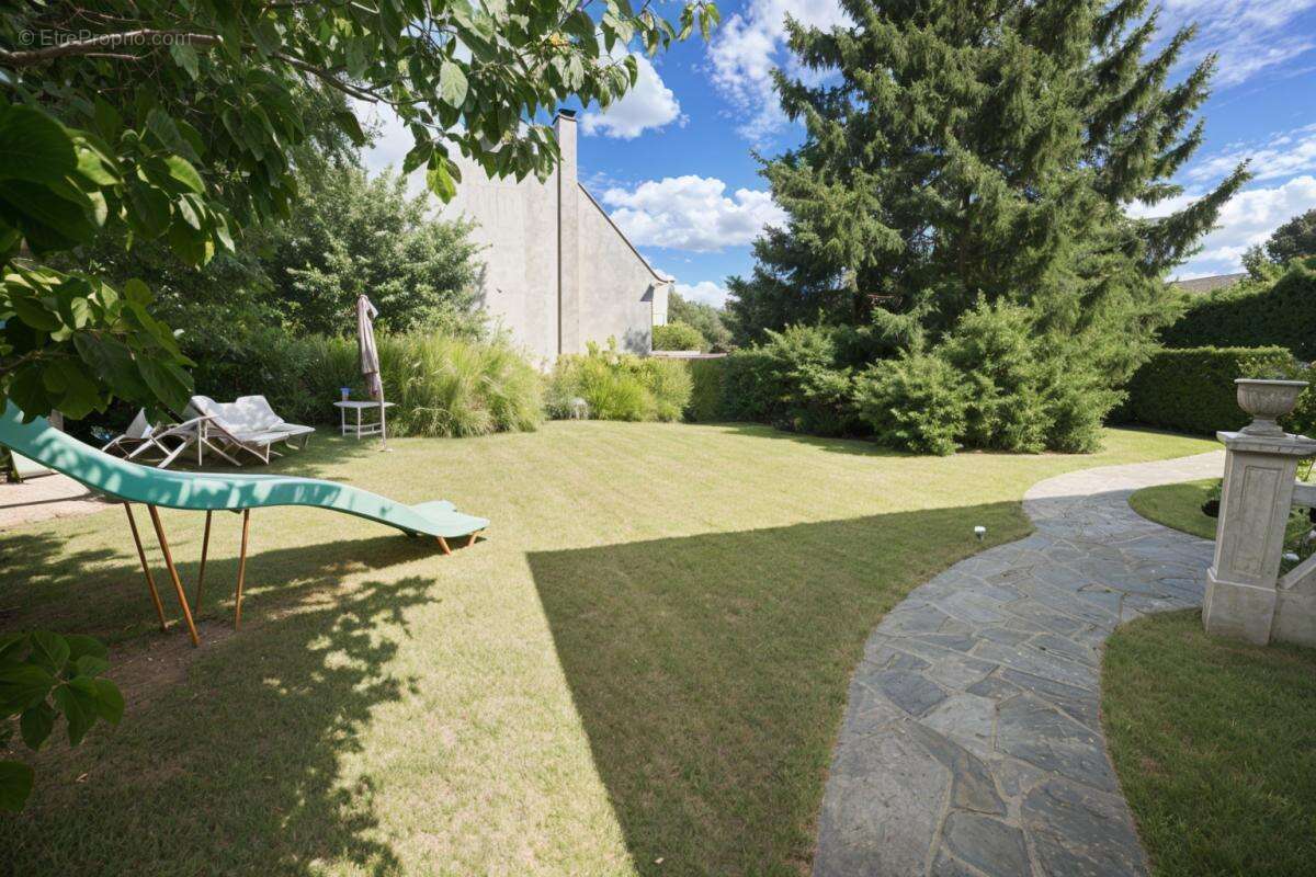 Terrain à BRY-SUR-MARNE