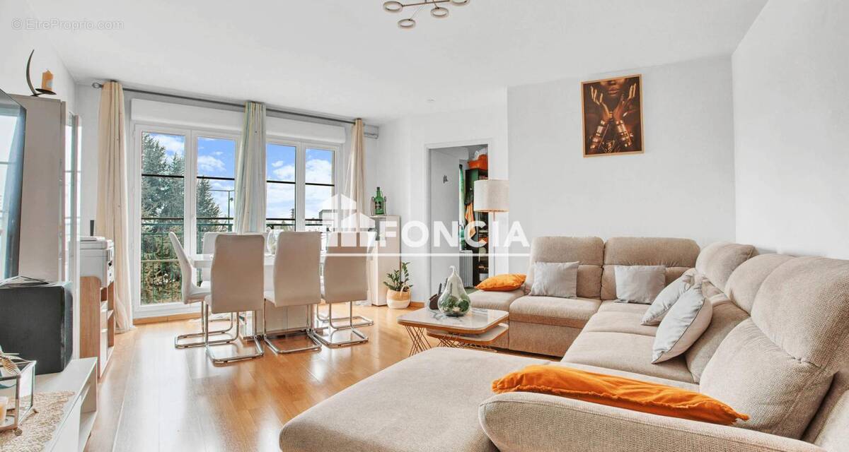Appartement à MORANGIS