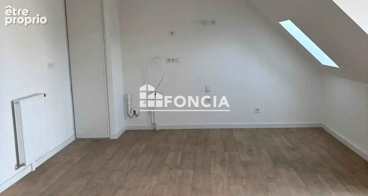 DERNIER ÉTAGE GRAND appartement T2, vue dégagée, parking sous-sol, nouvelle copropriété de standing à taille humaine - photo 3