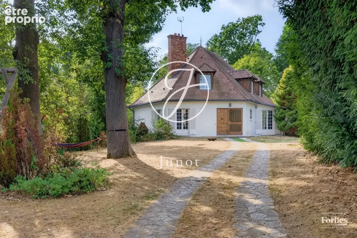 Garches - POINCARÉ - Maison de 266 m² - 5 chambres - Terrain de 1300 m² - photo 11