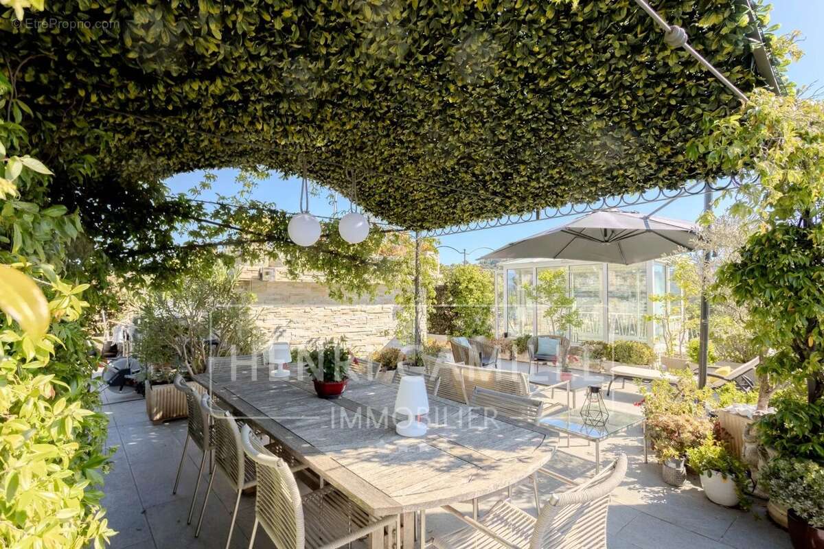 Appartement à LE CANNET