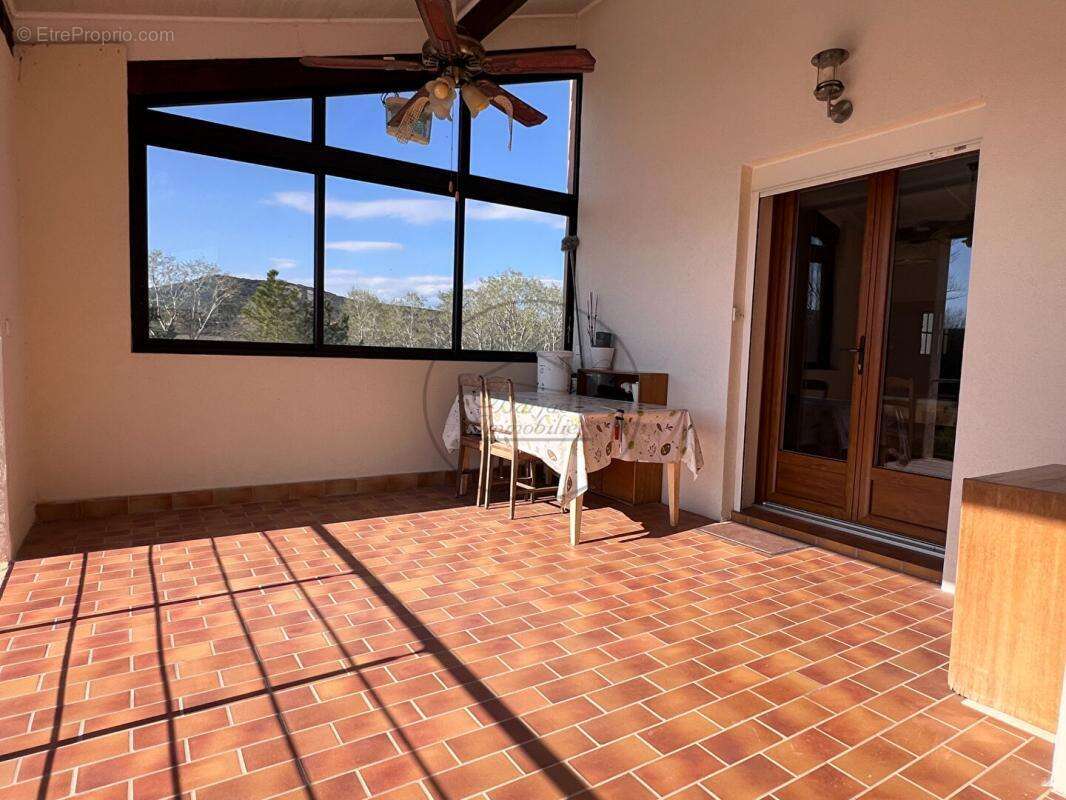 Maison à SAINT-SAUVEUR-DE-CRUZIERES