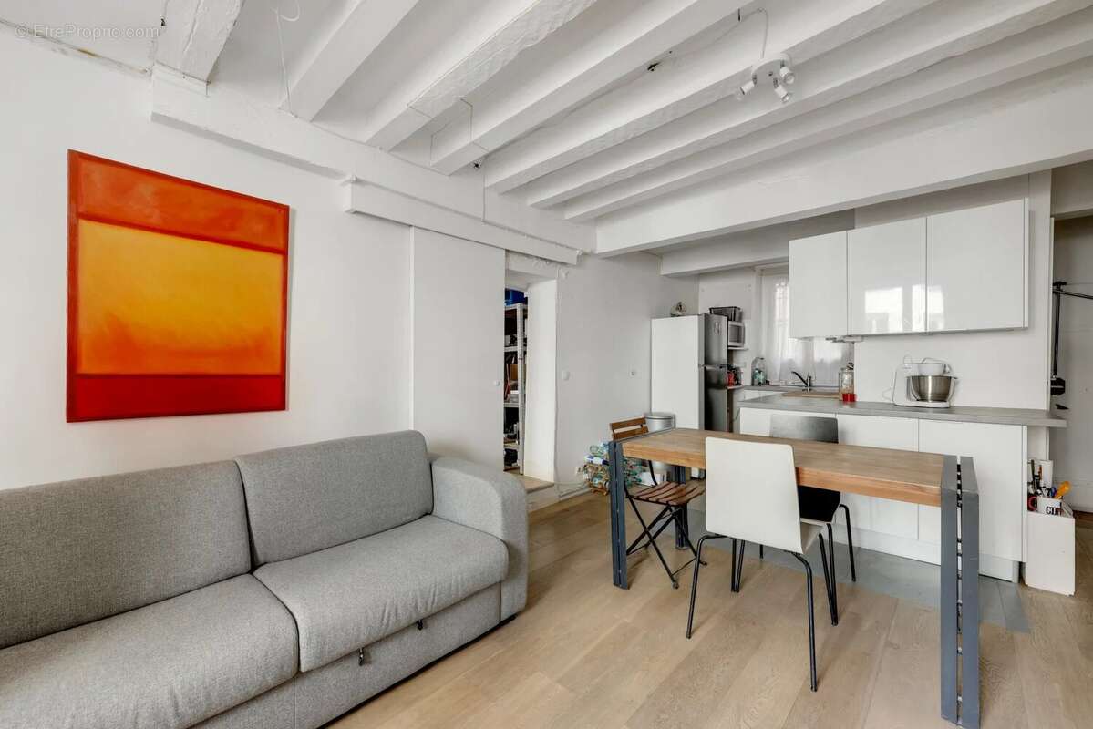 Appartement à PARIS-10E